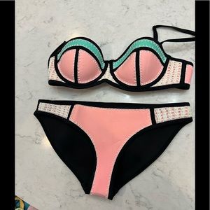 Triangl bikini.